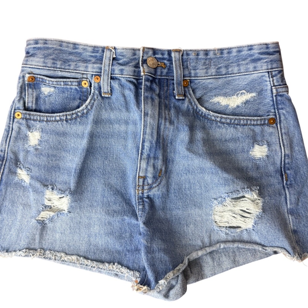 Madewell Relaxed Denim Shorts Light‎ Wash Distressed Raw Hem Size 24 High Rise